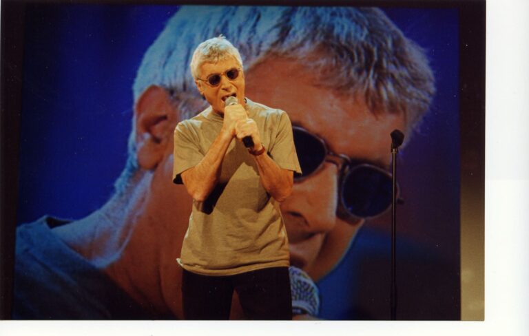 Don Backy canta